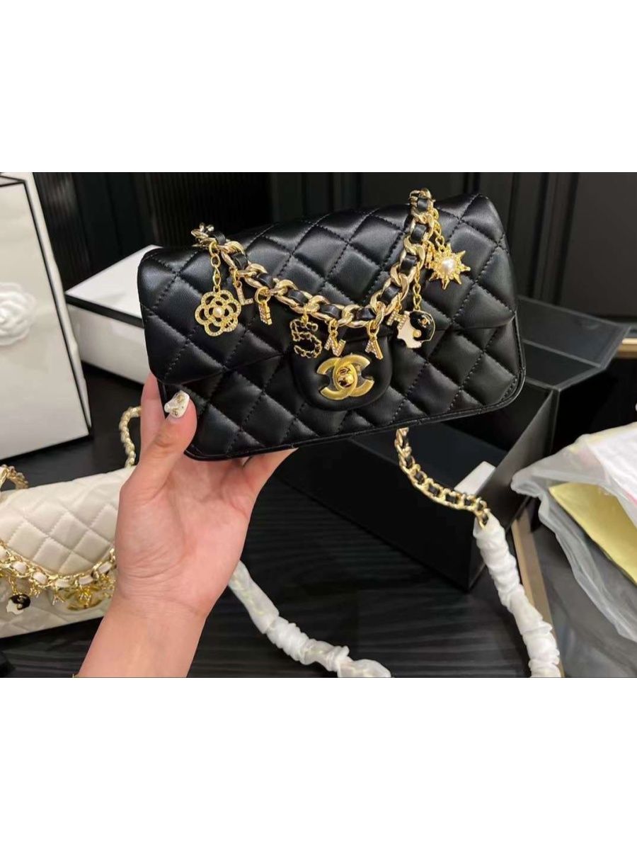 Chanel lux. Курт Гейгер сумки. Kurt Geiger сумки. Сумка Kurt Geiger Crossbody. Kurt Geiger дизайнер.