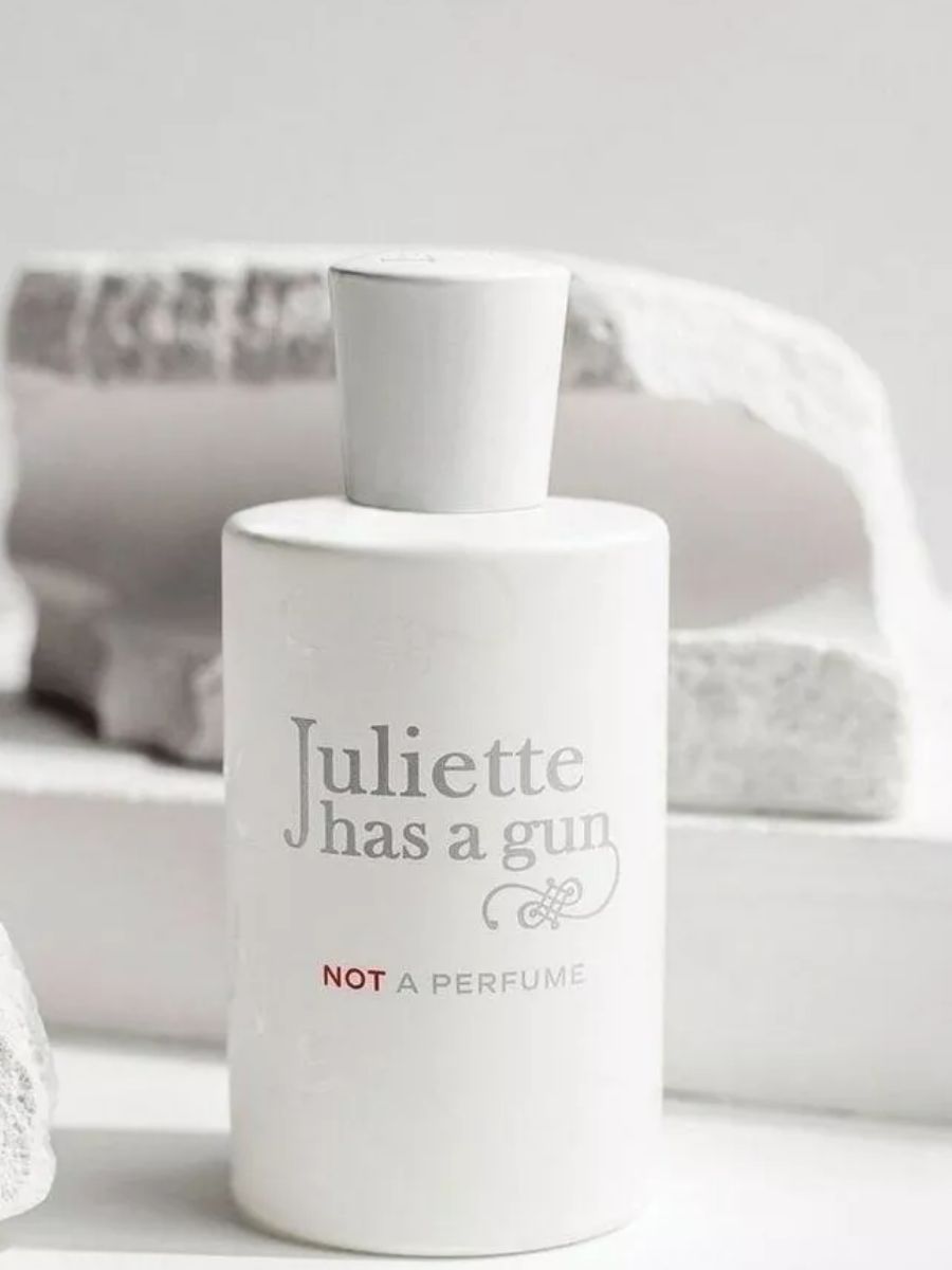 Not a perfume juliette. Свечи Juliette has a hun.